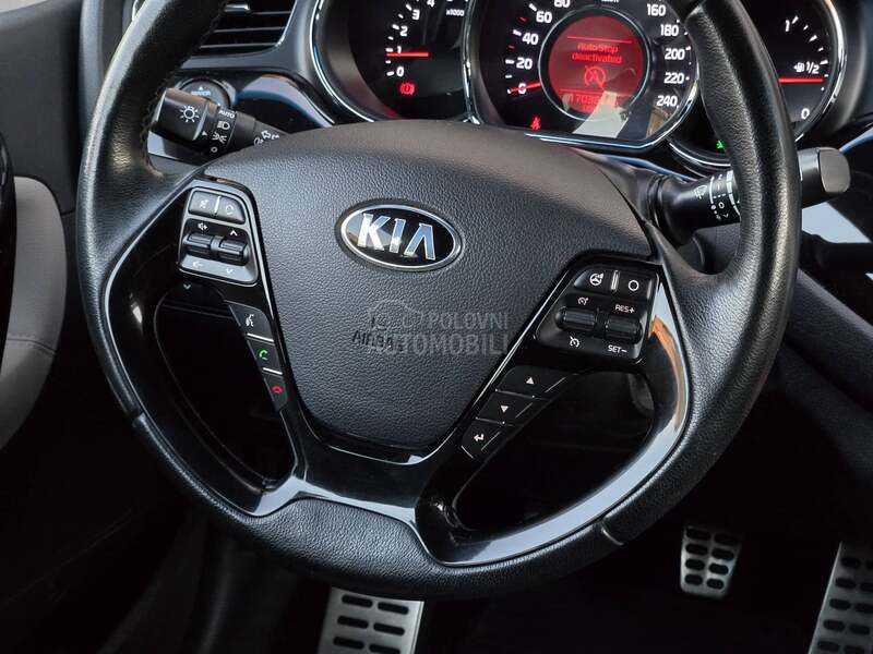Kia pro_cee`d 1.6  CRDi EXCLUSIVE