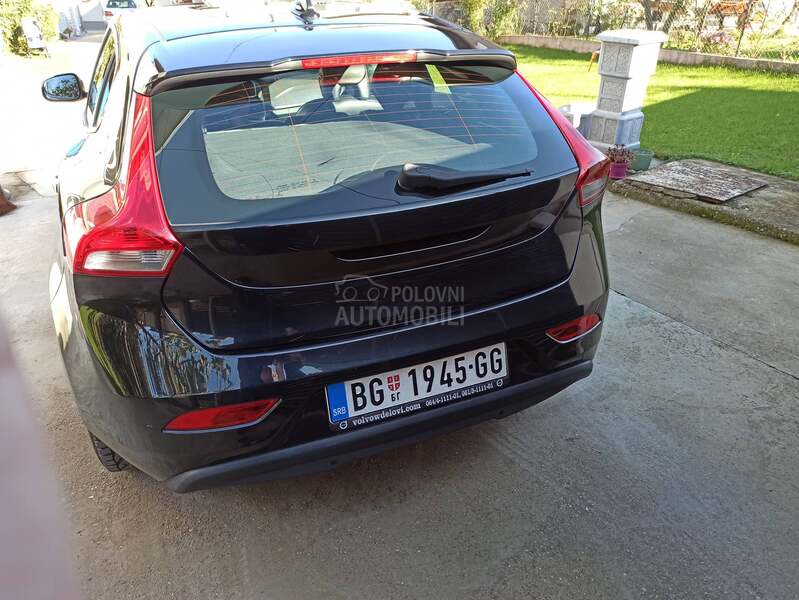 Volvo V40 D2