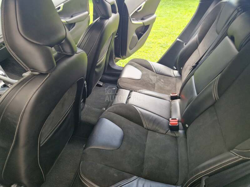 Volvo V40 D2