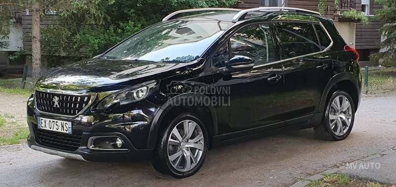 Peugeot 2008 1.6 BLU FELINE PANOR