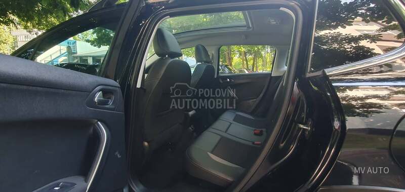 Peugeot 2008 1.6 BLU FELINE PANOR