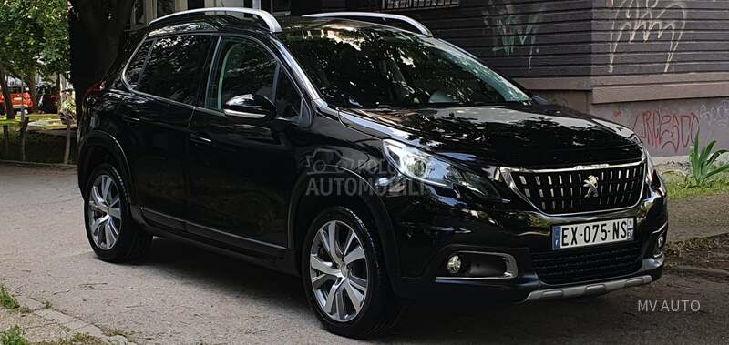 Peugeot 2008 1.6 BLU FELINE PANOR