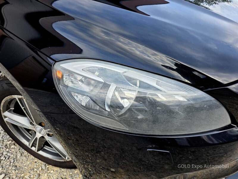 Volvo V40 1.6 D2 R-DESIGN FUL