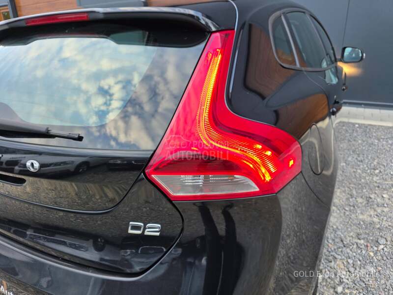 Volvo V40 1.6 D2 R-DESIGN FUL