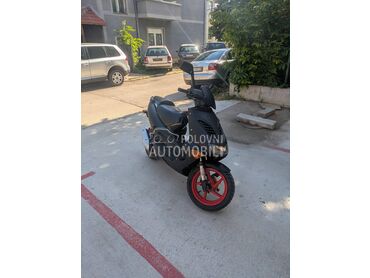 Aprilia sr