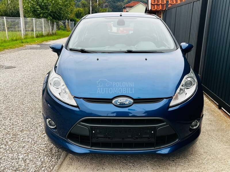 Ford Fiesta 1.6b TITANIUM TOOP