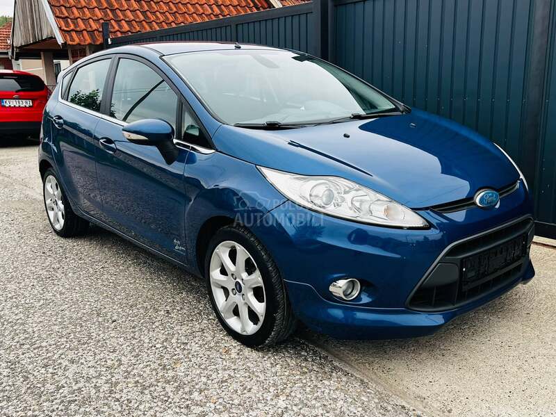 Ford Fiesta 1.6b TITANIUM TOOP