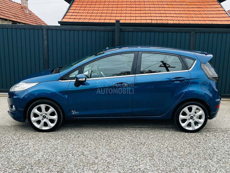 Ford Fiesta 1.6b TITANIUM TOOP