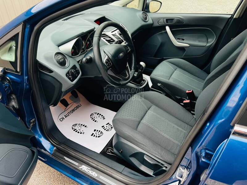 Ford Fiesta 1.6b TITANIUM TOOP