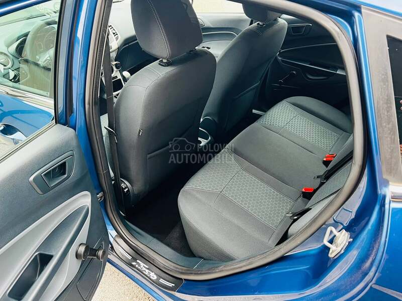 Ford Fiesta 1.6b TITANIUM TOOP