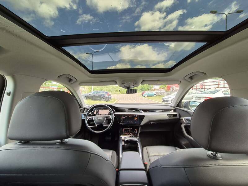 Audi e-tron 50 quattro