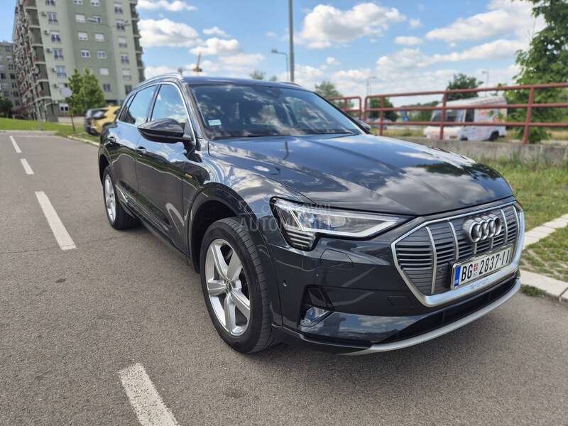 Audi e-tron 50 quattro