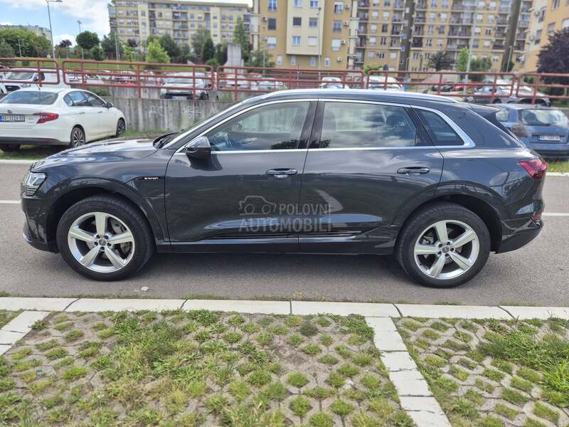 Audi e-tron 50 quattro