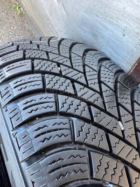 Nexen 185/60 R15 Zimska