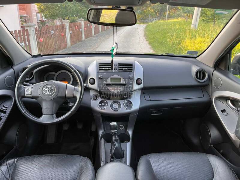 Toyota RAV 4 i.z.u.z.e.t.n.a. ful