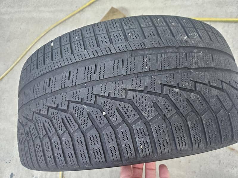 Hankook 275/40 R19 Zimska