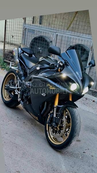 Yamaha R1