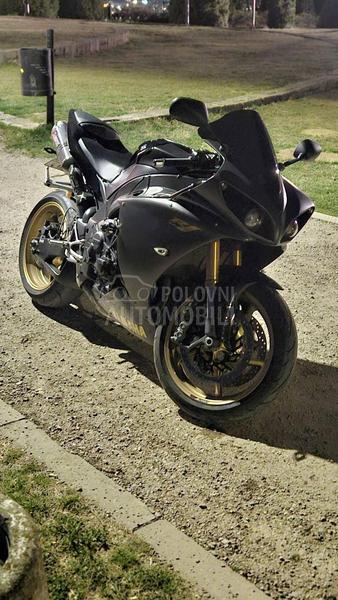 Yamaha R1