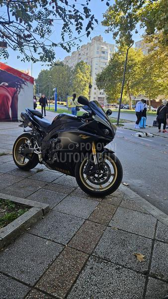 Yamaha R1