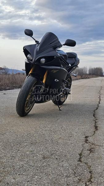 Yamaha R1