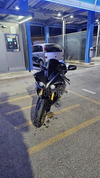 Yamaha R1