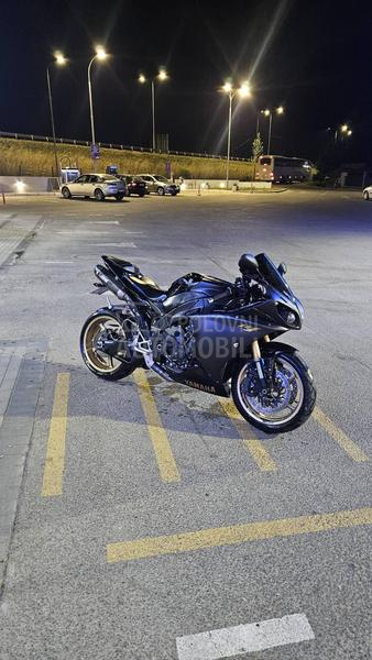Yamaha R1