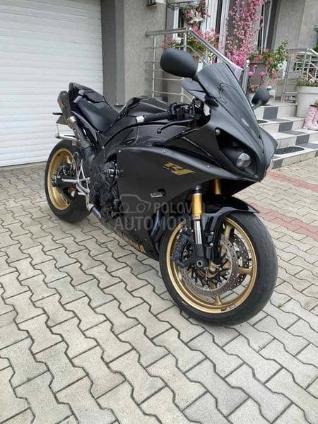 Yamaha R1