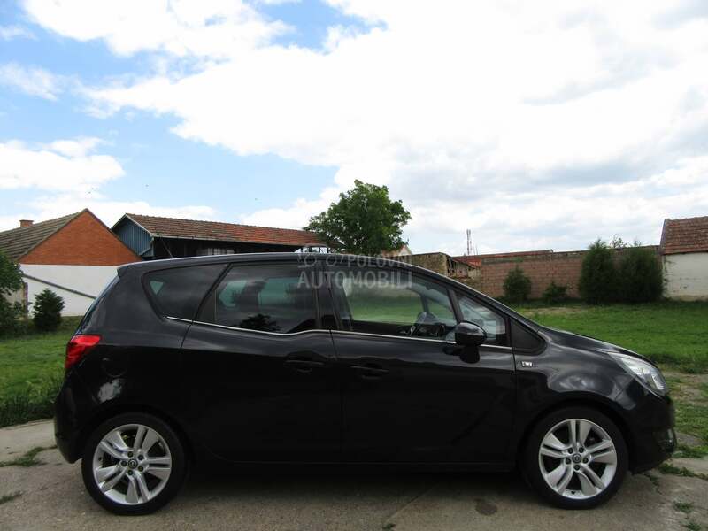 Opel Meriva 1.6CDTI COSMO-NOVA