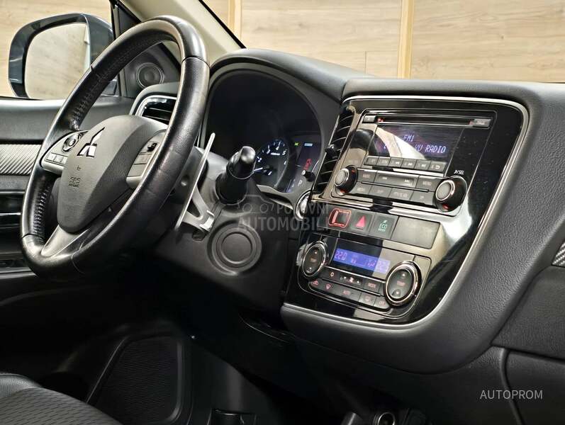 Mitsubishi Outlander 2.0b 4x4 /E X T R A/