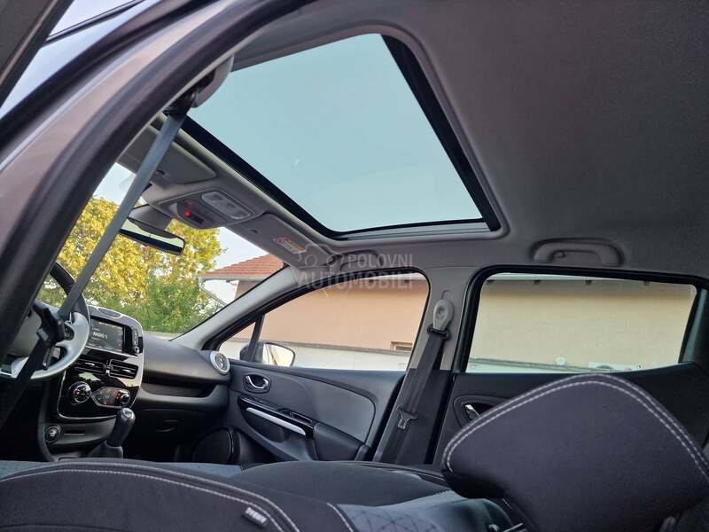 Renault Clio P A N O R A M A