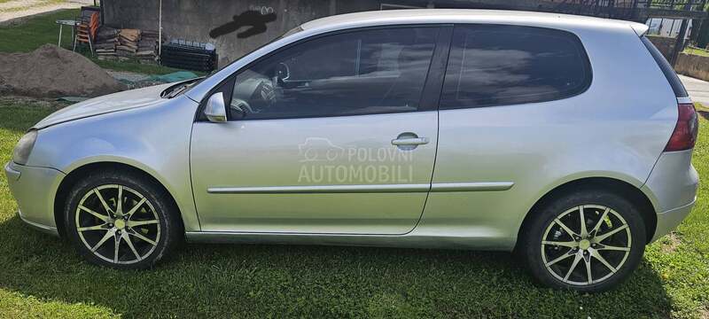 Volkswagen Golf 5 -  kompletan auto u delovima