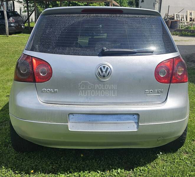 Volkswagen Golf 5 -  kompletan auto u delovima