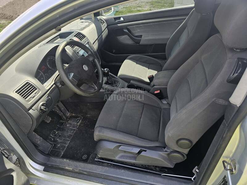 Volkswagen Golf 5 -  kompletan auto u delovima