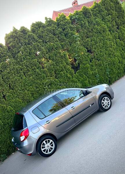 Renault Clio 100000 K M CH