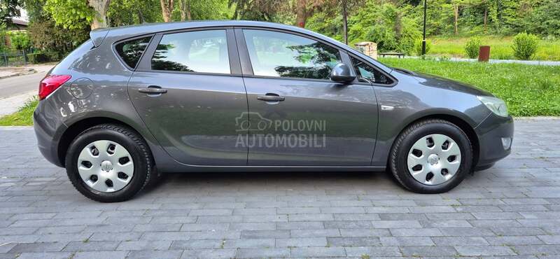 Opel Astra J 1.7 CDTI