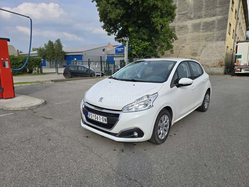 Peugeot 208 