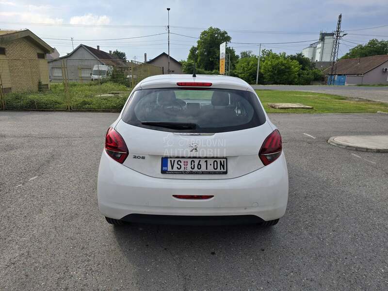 Peugeot 208 