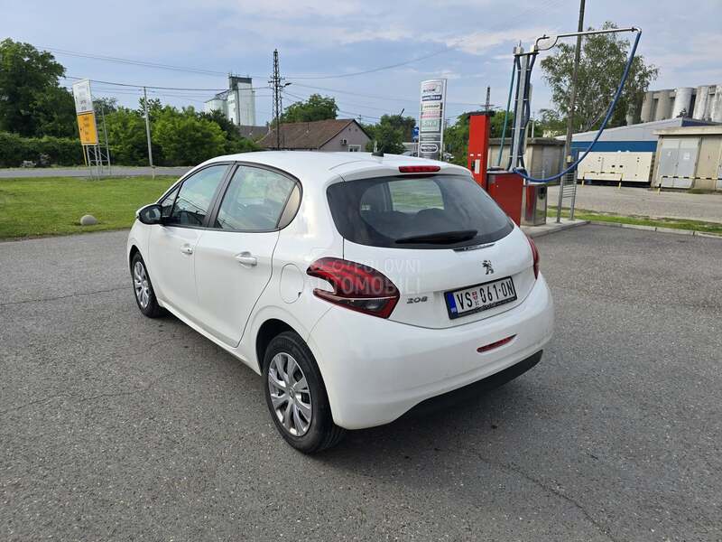 Peugeot 208 