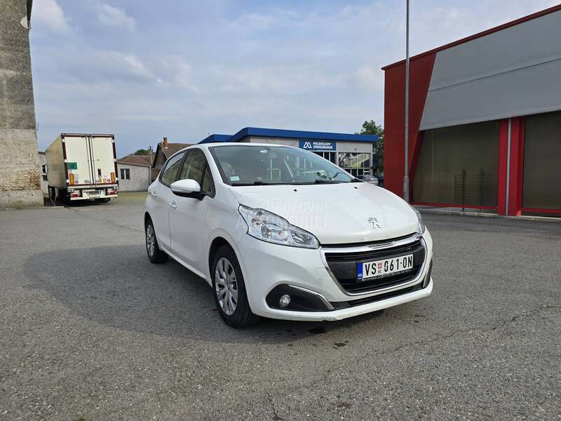 Peugeot 208 