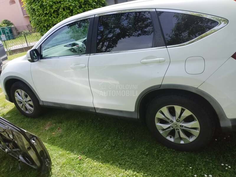 Honda CR-V 1.6 2015. god. -  kompletan auto u delovima