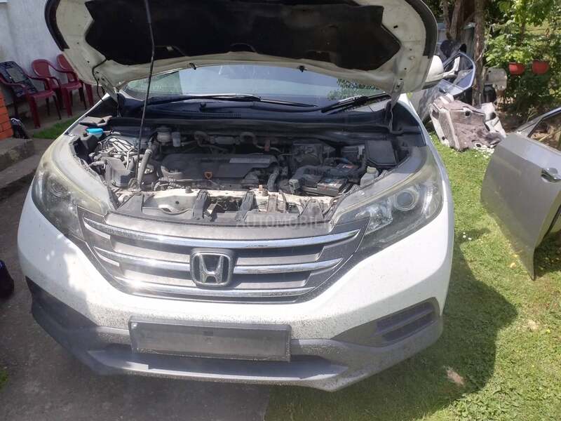 Honda CR-V 1.6 2015. god. -  kompletan auto u delovima