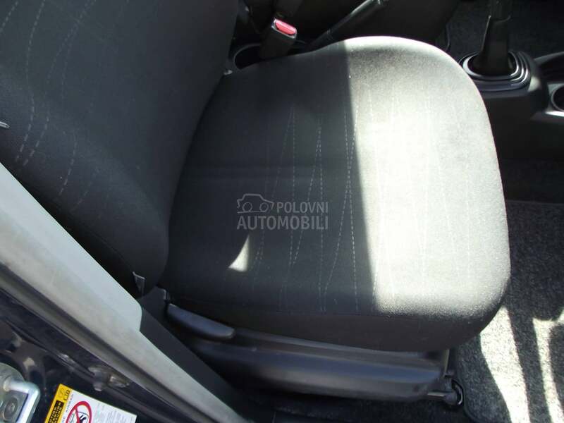 Toyota Yaris 1.0 B NOV