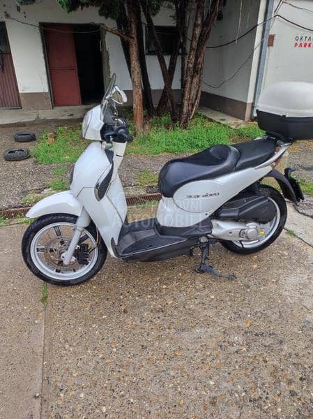 Aprilia Scarabeo 200i