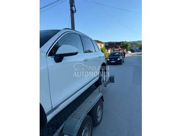 Volkswagen Touareg Delovi 2010. god. -  kompletan auto u delovima