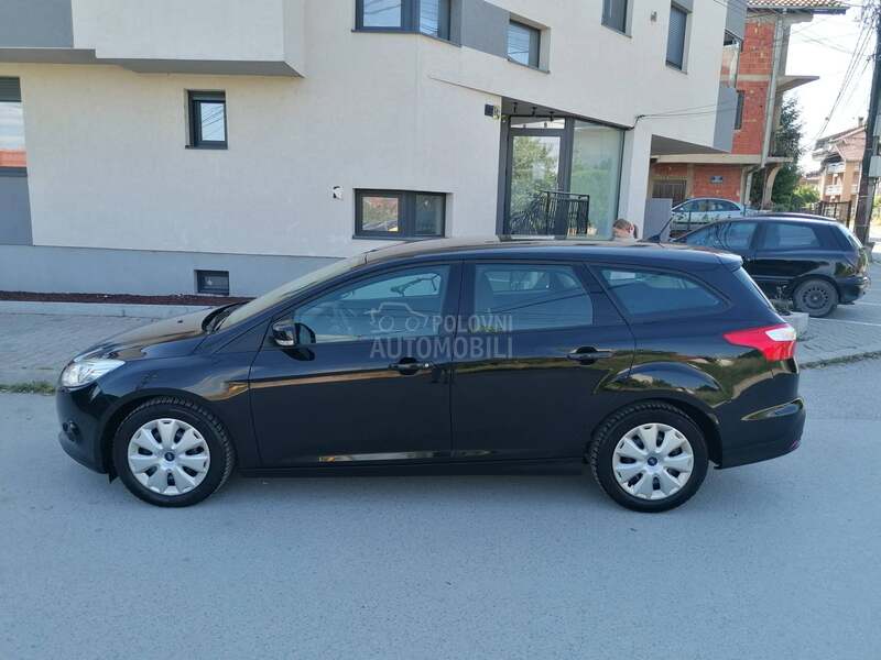 Ford Focus 1.0i TREND CH