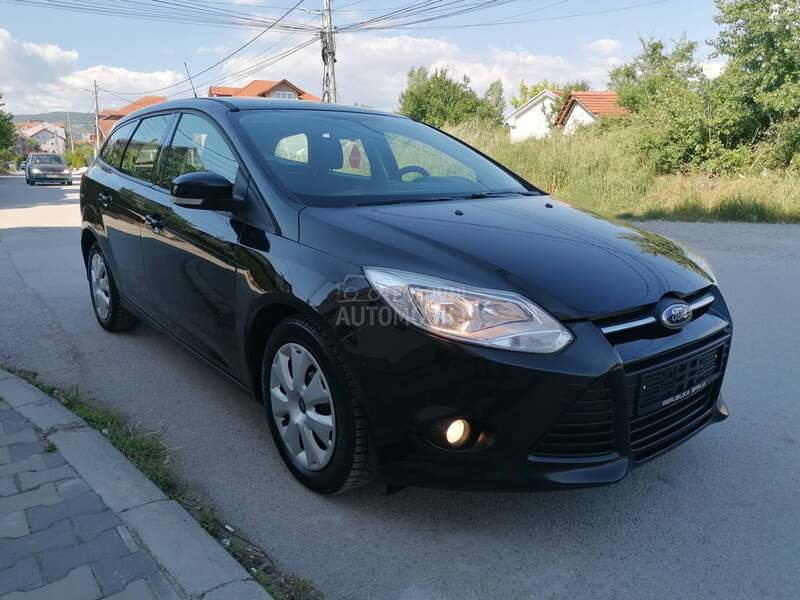 Ford Focus 1.0i TREND CH