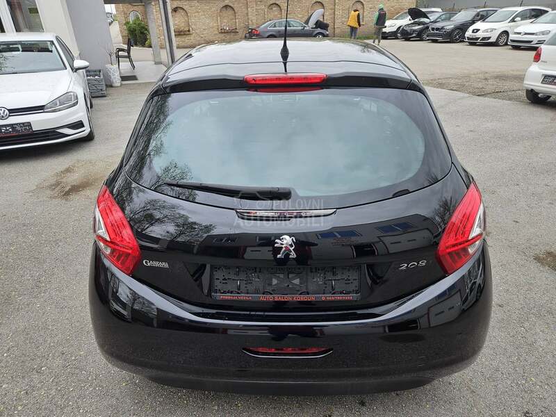 Peugeot 208 N A V I  L E D