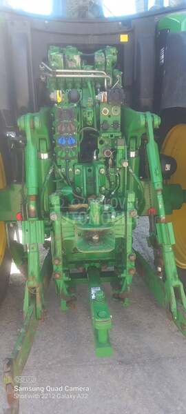 John Deere 7215R