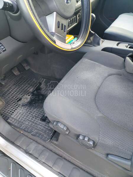 Nissan Navara 2.5 dCi