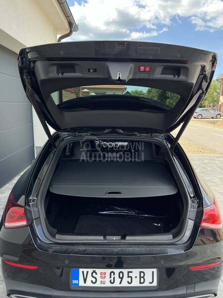 Mercedes Benz CLA 220 Shooting Brake 220